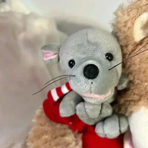 Animated Christmas, bear and mouse. Reads “Twas  night before Christmas” works. - Picture 4 of 12